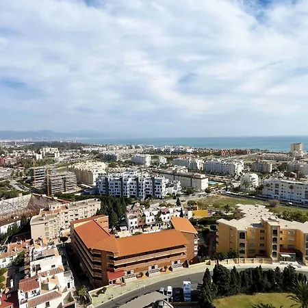 Estudio Con Vistas Al Mar Y Piscina En La Colina